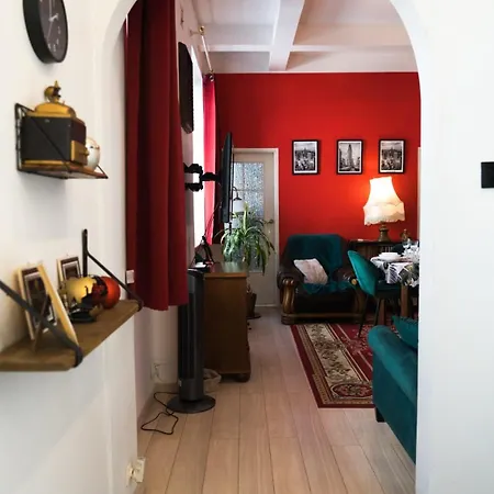 Gorna Royal Red By Bookinghost * ルブリン