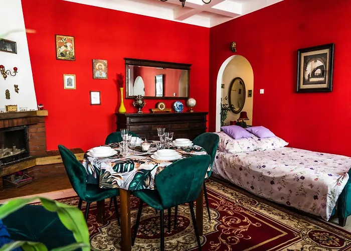 Gorna Royal Red By Bookinghost *